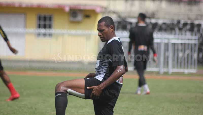 Bek Senior Persipura, Yustinus Pae.