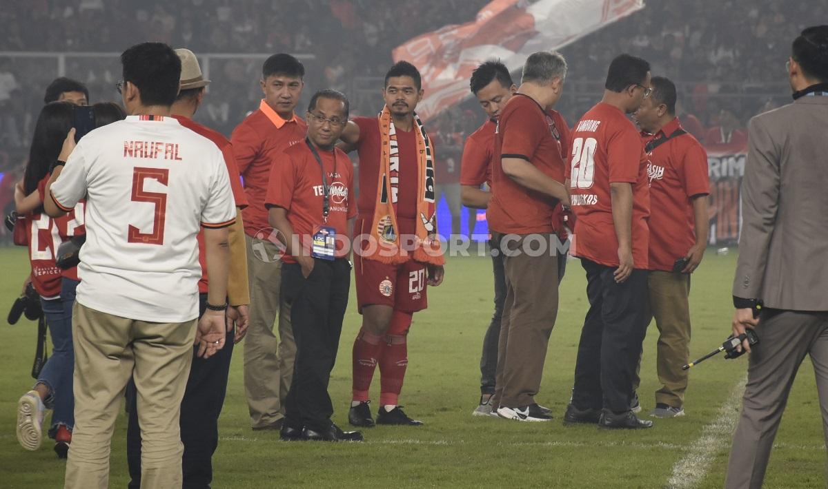 Momen perpisahan Bambang Pamungkas dengan Persija Jakarta di SUGBK Copyright: Herry Ibrahim/INDOSPORT