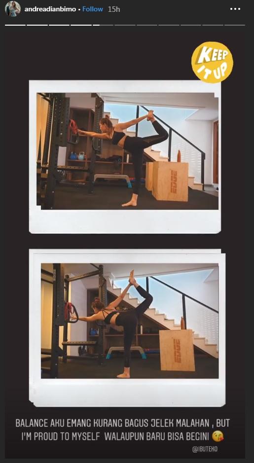Selebriti Andrea Bimo mengaku kesulitan memeragakan sejumlah gerakan pilates. Copyright: INSTAGRAM/@andreadianbimo