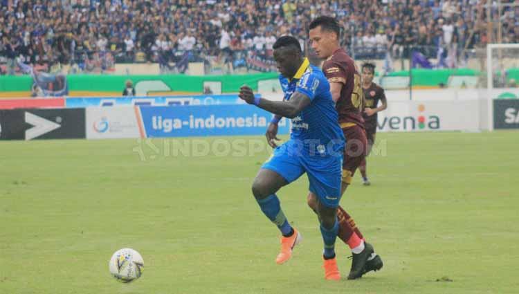 Laga pertandingan Shopee Liga 1 antara Persib Bandung vs PSM Makassar di Stadion Si Jalak Harupat, Kabupaten Bandung, Minggu (22/12/2019).