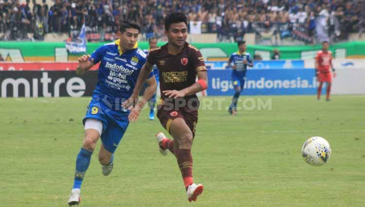 Laga bertabur gol di Shopee Liga 1 antara Persib Bandung vs PSM Makassar di Stadion Si Jalak Harupat, Kabupaten Bandung, Minggu (22/12/2019).