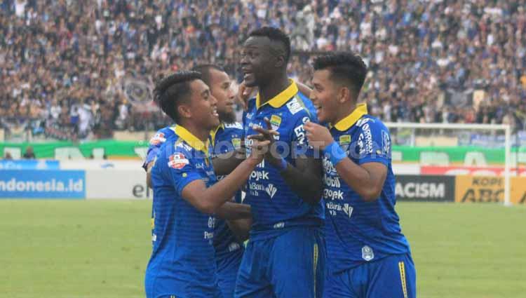Selebrasi Pemain Persib Bandung, Ezechiel N