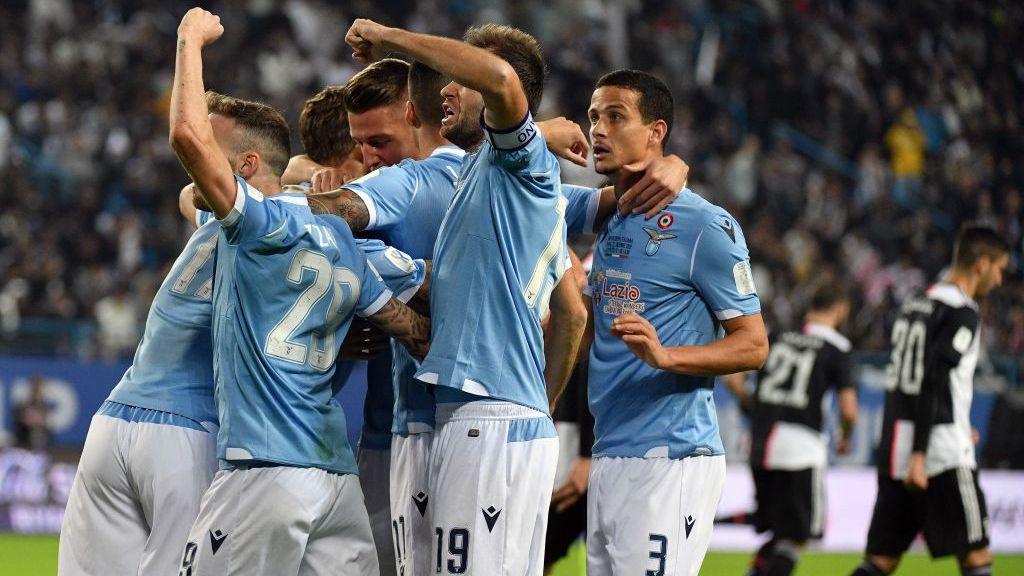 Perayaan gol yang dicetak pemain Lazio ke gawang Juventus