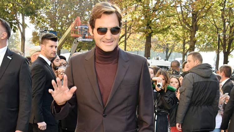Kerap mengenakan tampilan formal nan kece, Roger Federer disebut mirip James Bond di luar lapangan oleh Majalah GQ.