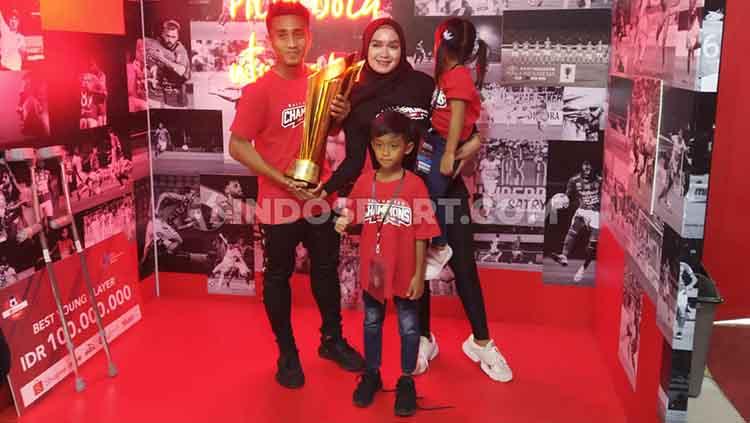 Pemain Bali United, M Taufiq harus dibawa ke rumah sakit setelah benturan keras dengan gelandang MU, Guntur Ariyadi pada laga terakhir Liga 1 Minggu (22/12/19) malam.