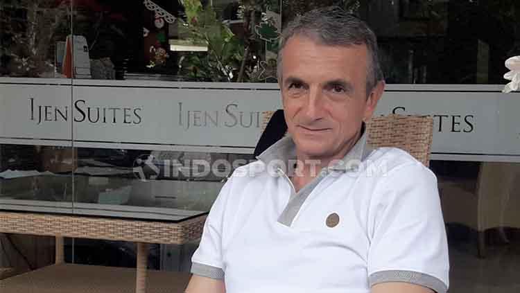 Seluruh pemain klub Liga 1 PSM Makassar mempunyai derajat sama di mata pelatih asing anyar, Milomir Seslija. Hal tersebut dikatakan oleh Zulkifli Syukur.