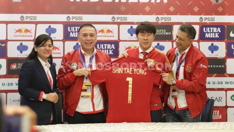 Shin Tae-yong saat resmi diperkenalkan sebagai pelatih timnas Indonesia, 28 Desember 2019.