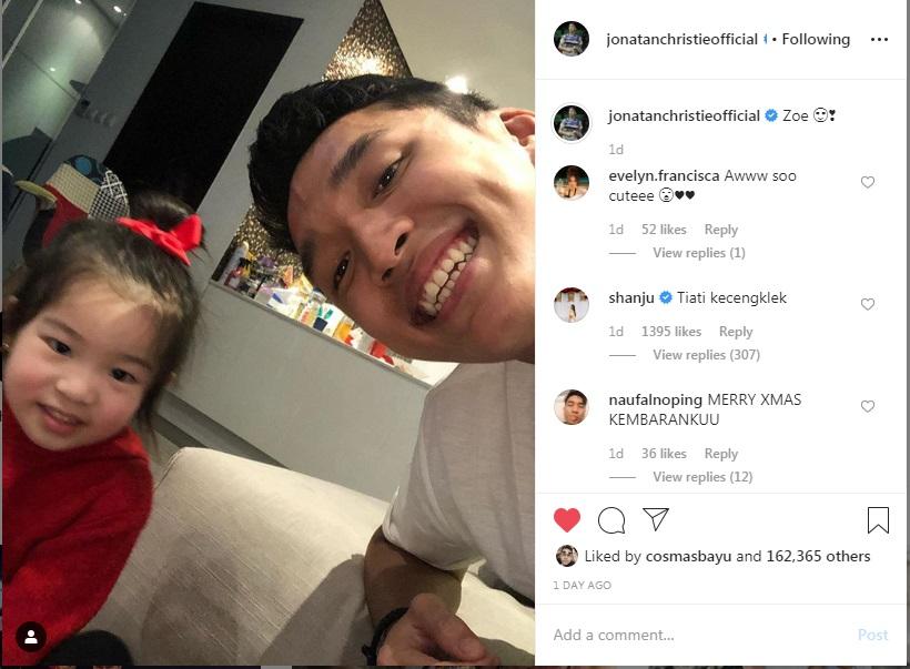 Jonatan Christie dapat peringatan dari Shanju Eks JKT 48 Copyright: Instagram Jonatan Christie
