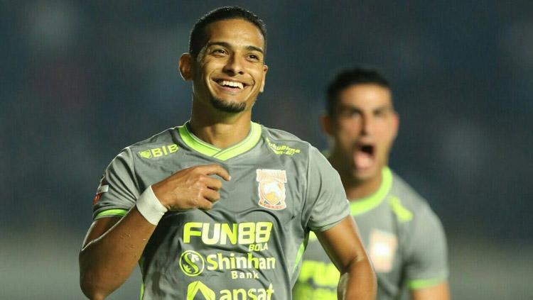 Borneo FC secara resmi mengonfirmasi tidak memperpanjang kontrak pemain terbaik Liga 1 2019, Renan Silva. - INDOSPORT