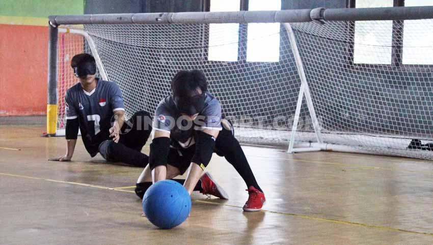 Pelatnas Timnas Goalball Indonesia menuju ASEAN Para Games di GOR Baturan, Karanganyar, Kamis (02/01/20). - INDOSPORT