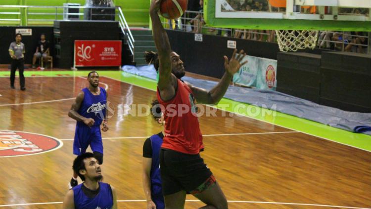 Tim basket Louvre Surabaya, terus melakukan persiapan menjelang kompetisi Indonesia Basketball League (IBL) 2020.