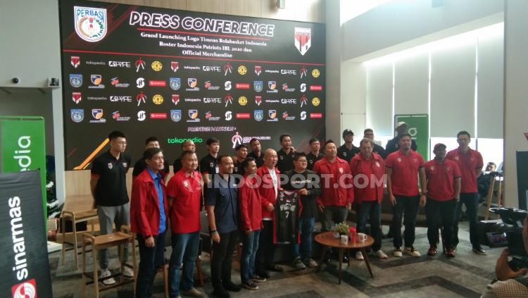 Pengurus Pusat Persatuan Bola Basket Seluruh Indonesia (PP Perbasi) memperkenalkan logo baru untuk Timnas Indonesia. - INDOSPORT