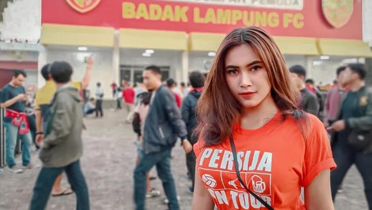 Yessi, Jakangel Cantik.