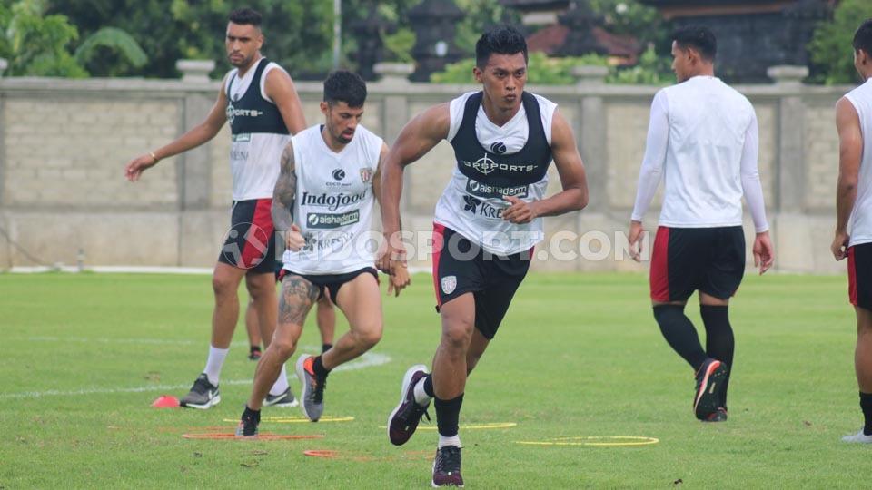 Lerby Eliandri saat melakukan latihan bersama rekan-rekan barunya di Bali United.