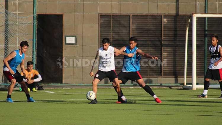 Klub Liga 1 Bali United puas dengan hasil tes volume maksimum oksigen (VO2 Max) yang digelar di Stadion Ngurah Rai, Denpasar, Rabu (8/1/20) sore. - INDOSPORT