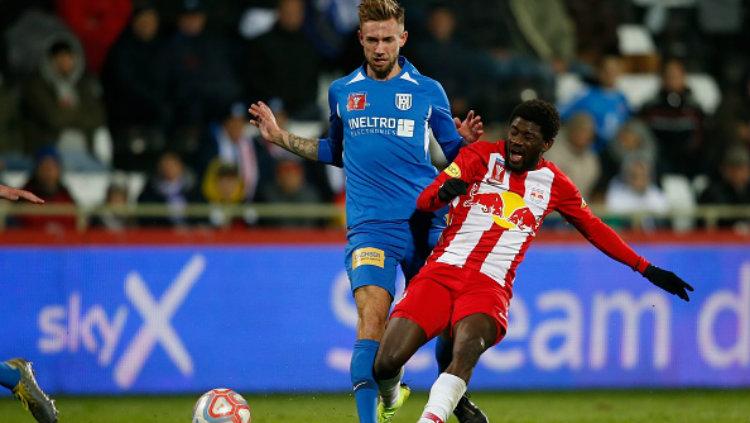 Setidaknya ada 3 pemain AC Milan yang bisa terancam jika Sekou Koita (kanan) datang ke San Siro pada bursa transfer Serie A Italia musim panas mendatang.