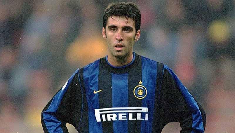 Legenda Turki dan Eks Inter Milan bernama Hakan Sukur jadi pencetak gol tercepat sepanjang sejarah Piala Dunia. - INDOSPORT