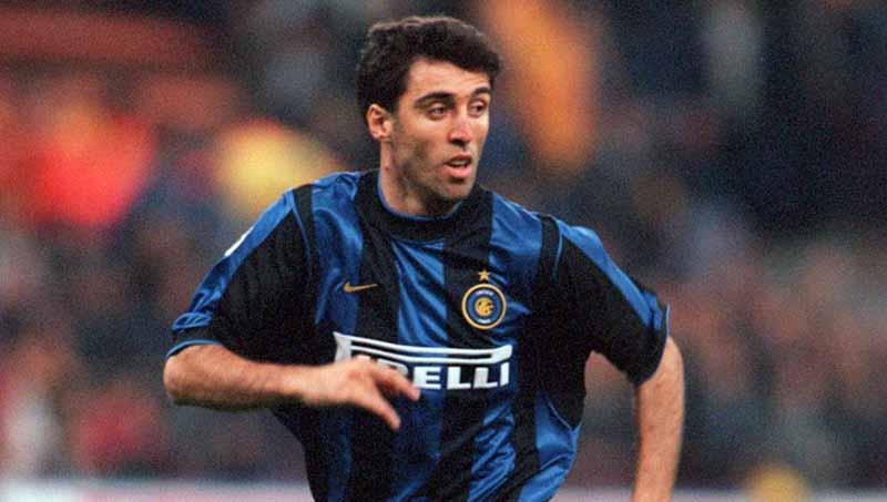 Hakan Sukur (eks Inter Milan). Copyright: Tony Marshall/EMPICS via Getty Images