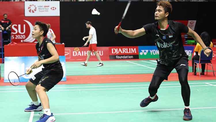 Pebulutangkis Tontowi Ahmad minta partner barunya, Apriyani Rahayu untuk belajar dari video Liliyana Natsir ketika bermain di Indonesia Masters 2020.