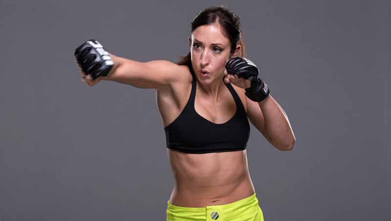 Petarung Mixed Martial Arts (MMA), Jessica Penne mengaku bahwa dirinya telah dipaksa pensiun lantaran dituduh melakukan doping - INDOSPORT