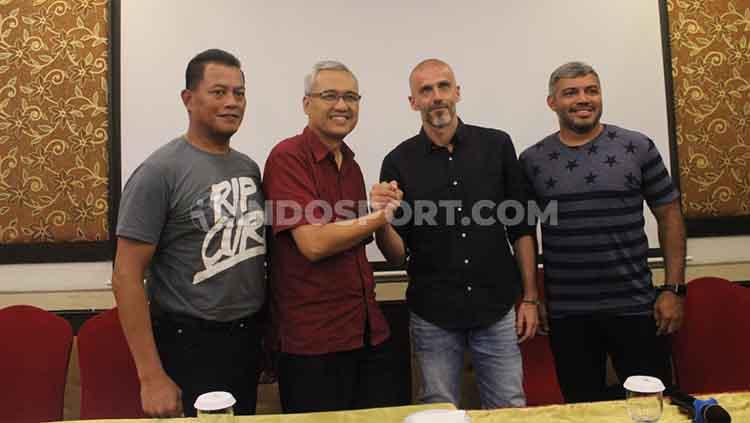 Eduardo Perez diperkenalkan sebagai pelatih baru PSS Sleman Copyright: Ronald Seger Prabowo/INDOSPORT