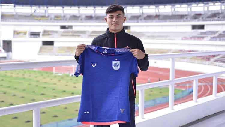 Klub Liga 1 PSIS Semarang telah resmi mendapatkan salah satu bek Timnas Indonesia U-19 yakni Alfeandra Dewangga Santosa.