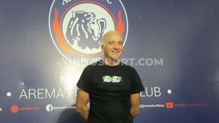 Pelatih asal Argentina, Mario Gomez resmi  diperkenalkan sbg Head Coach Arema FC Copyright: Ian Setiawan/INDOSPORT