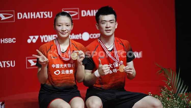 Huang Yaqiong gandeng Liu Yuchen bermain di ganda campuran yang kalahkan honey couple bulutangkis, Praveen Jordan/Melati Daeva Oktavianti.