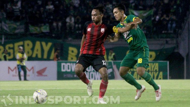Iman Budi Hernandi saat memperkuat Persis Solo melawan Persebaya Surabaya dalam uji coba di Stadion Gelora Bung Tomo, 11 Januari 2020.