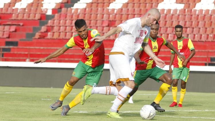 Laga leg pertama play-off Piala AFC 2020 antara Lalenok United vs PSM Makassar di Stadion Kapten I Wayan Dipta, Gianyar, Bali, Rabu (22/1/20). Copyright: Media PSM Makassar