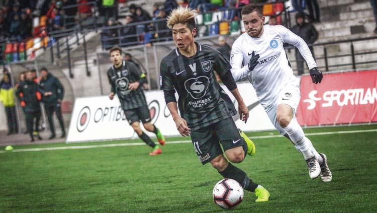 Playmaker asal Jepang, Shunsuke Nakamura mengakui bahwa kondisinya saat ini belum fit 100 persen untuk berlaga dengan level tinggi, dengan langsung dihantam cedera dalam laga pramusim klub Liga 1, Persela Lamongan.