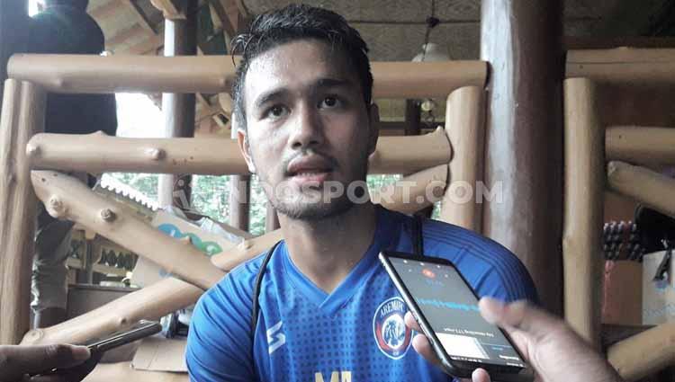 Istri Muhammad Rafli, Laras Carissa Devinta membeberkan kondisi para pemain Arema FC yang merasa trauma dan bersalah dengan tragedi Kanjuruhan - INDOSPORT