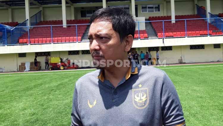 Anggota Exco PSSI sekaligus CEO PSIS Semarang, Yoyok Sukawi, saat berada di Stadion Citarum. - INDOSPORT