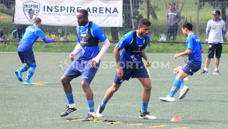 Dua pemain trial Persib Bandung, Joel Vinicius dan Wander Luiz menjalankan program latihan perdana.