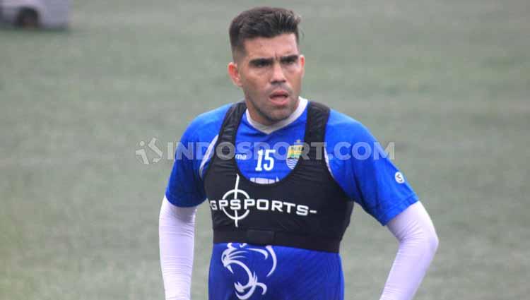 Bek Persib Bandung, Fabiano Beltrame. Copyright: Arif Rahman/INDOSPORT