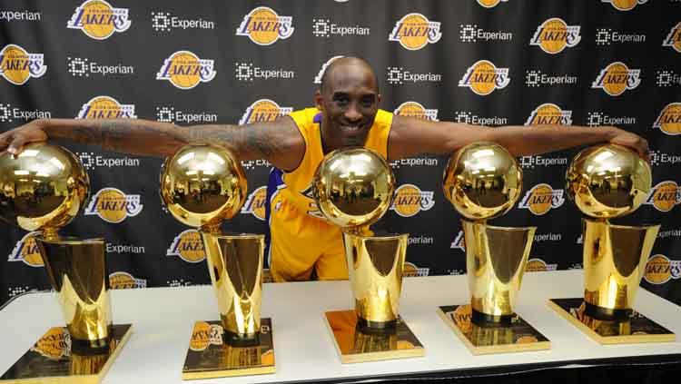 Kobe Bryant meraih gelar juara NBA lima kali bersama LA Lakers Copyright: Slam