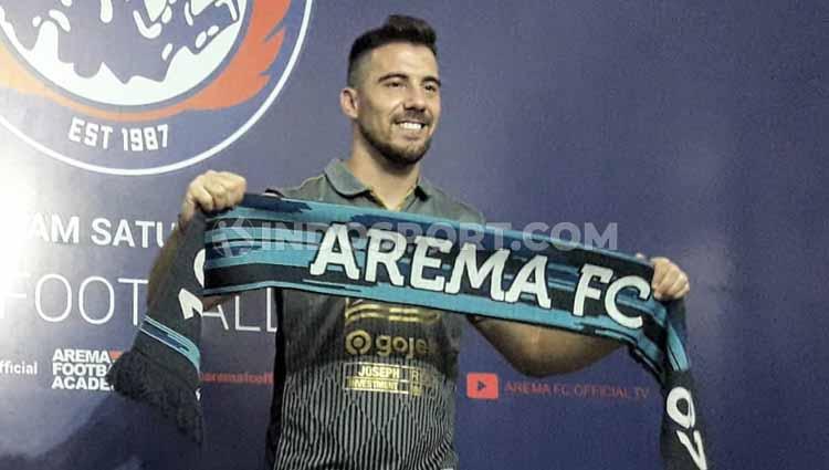 Krisis finansial yang menimpa klub-klub Liga 1 2020 akibat pandemi serta kebijakan aturan gaji dari PSSI berdampak pada mundurnya sejumlah pemain dan pelatih.