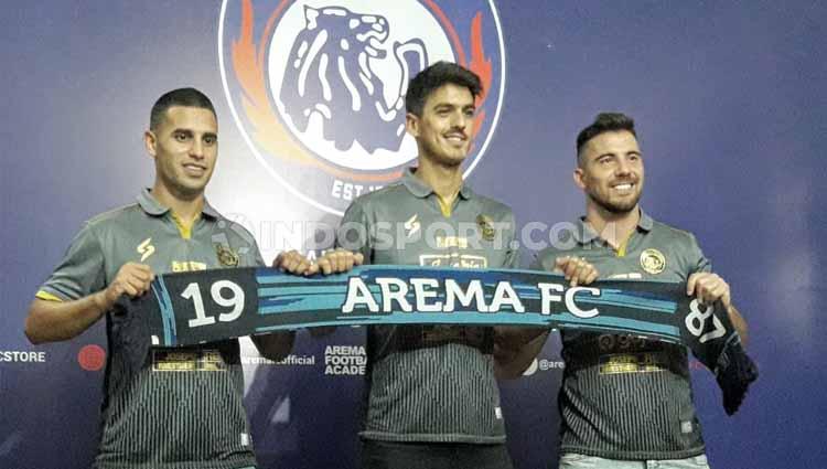 Elias Alderete (kiri) dan Matias Malvino (tengah) memutuskan mengakhiri kebersamaan dengan Arema FC. - INDOSPORT