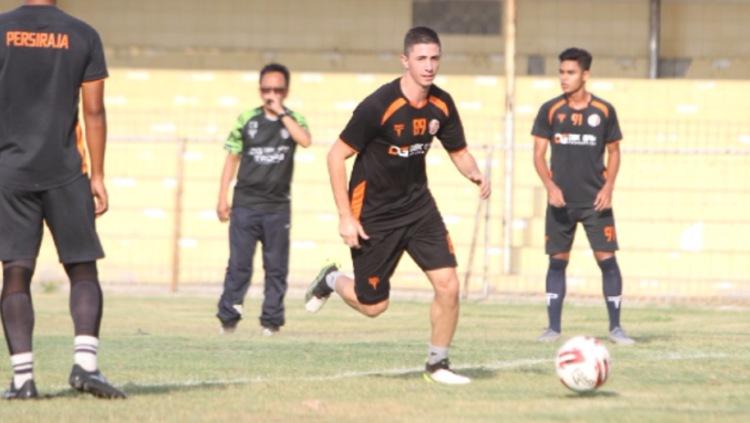 Jelang persiapan menuju Liga 1 2020, Persiraja Banda Aceh masih memiliki kesulitan terkait dua legiun asingnya, yakni Bruno Dybal dan Vanderley Fransisco.