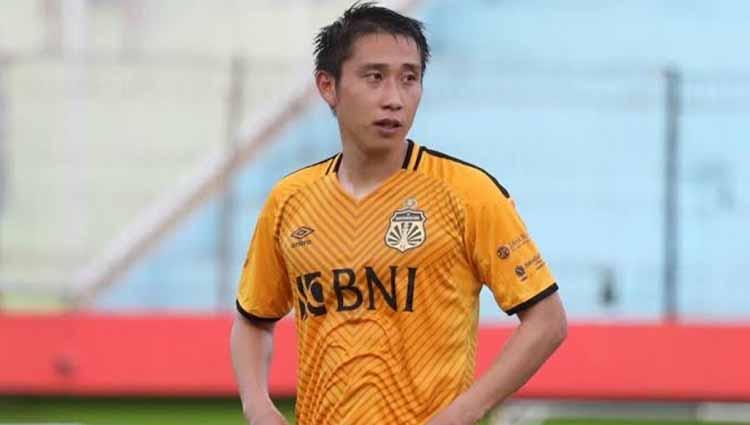 Gelandang naturalisasi Lee Yoo-joon saat masih berseragam Bhayangkara FC. - INDOSPORT