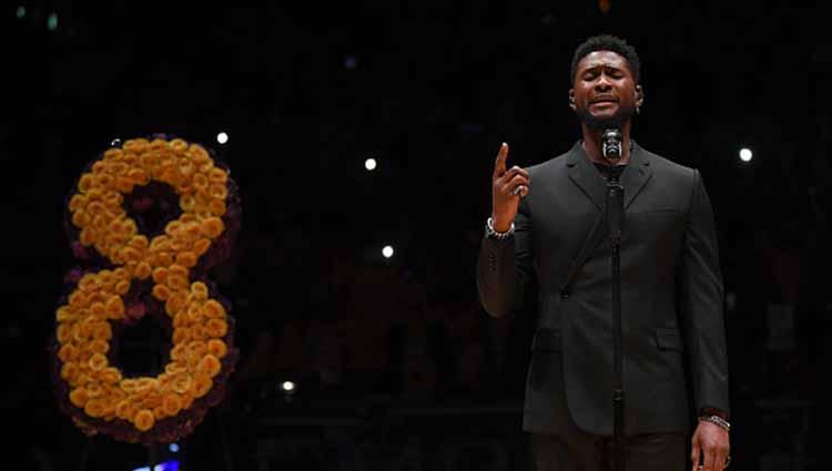 Penyanyi Usher memberi penghormatan untuk Kobe Bryant berupa lagu sebelum pertandingan antara Portland Trail Blazers vs Los Angeles Lakers.
