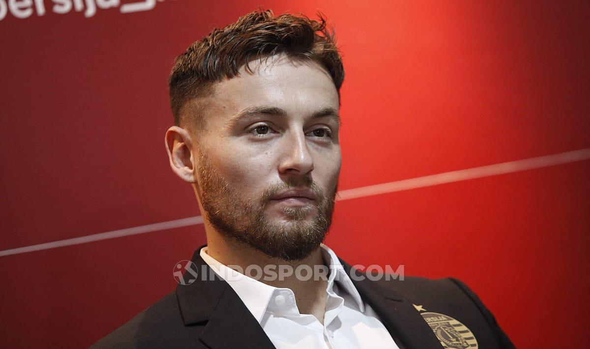 Marc Klok melengkapi belanja transfer Persija yang sudah mendatangkan sederet pemain, di antaranya Otavio Dutra, Marco Motta, dan Alfath Fathier.