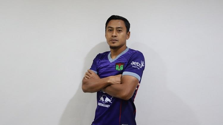 Samsul Arif saat diperkenalkan Persita Tangerang menjelang Liga 1 2020. - INDOSPORT