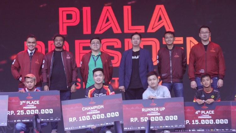 Para pemenang Piala Presiden eSports 2020 di ICE BSD, Sabtu (01/02/20) malam.