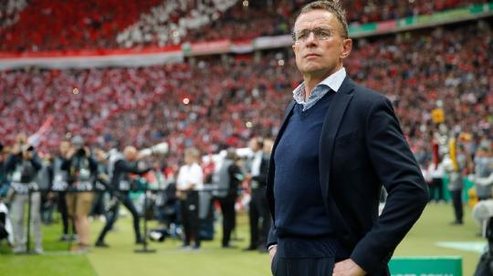 Ralf Rangnick dirumorkan segera menjadi pelatih kepala AC Milan.
