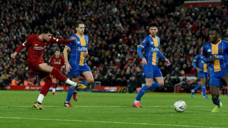 Aksi pemain muda Liverpool di pertandingan pilaa FA melawan Shrewsbury, Rabu (05/02/20).