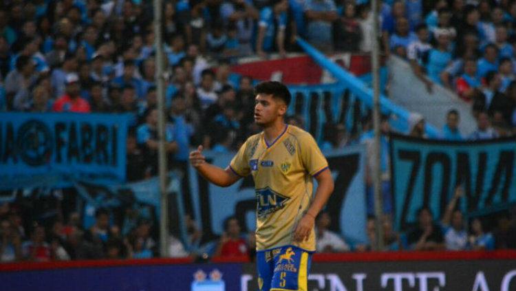 Pemain asal Argentina Gaspar Vega telah resmi ke Persik Kediri untuk Liga 1 2020. Copyright: viapais.com.ar