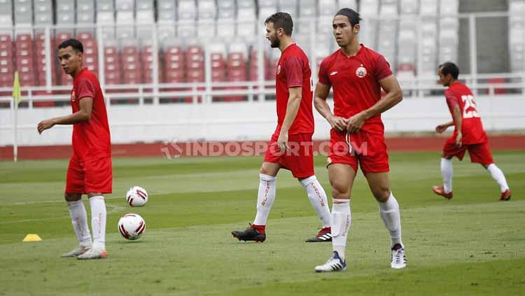 Total harga bek-bek Persija Jakarta jelang Liga 1 2020, terlihat mengalami penurunan hingga Rp8 miliar ketimbang musim lalu. Apakah masalah lini belakang Macan Kemayoran bisa terselesaikan?