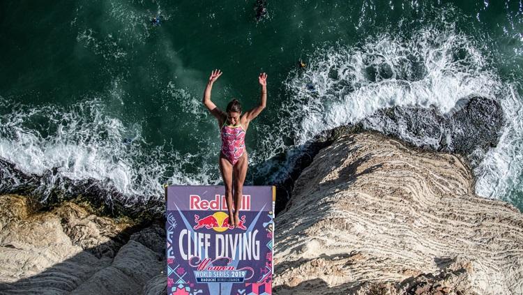 Kejuaraan olahraga terjun bebas level dunia bertajuk Red Bull Cliff Diving di Bali dibatalkan. - INDOSPORT