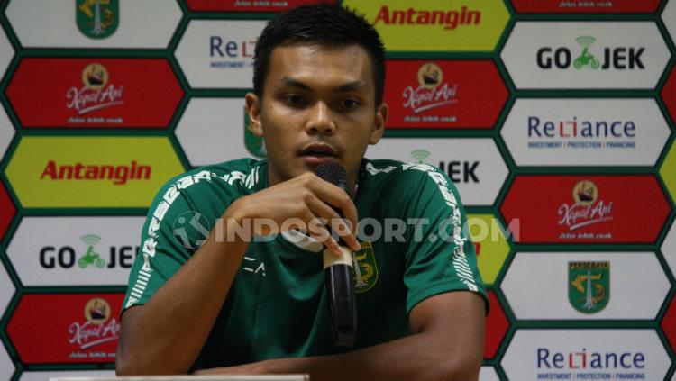 Pemain Persebaya Surabaya, Rachmat Irianto saat konfrensi pers jelang laga lawan Sabah FA, Jumat (07/02/20).